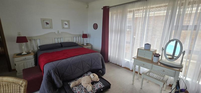 4 Bedroom Property for Sale in Glentana Western Cape